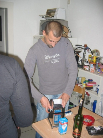 Bisschen Eis für Cocktail produzieren
