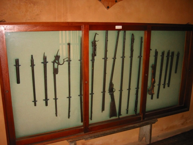Ausstellung alter Waffen