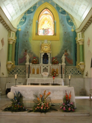 Altar in Santurio de La Virgen