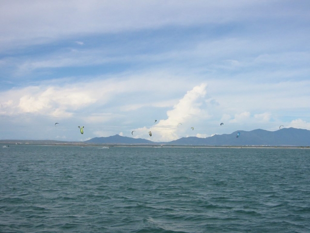 Viele Kite-Surfer auf der Isla Coche