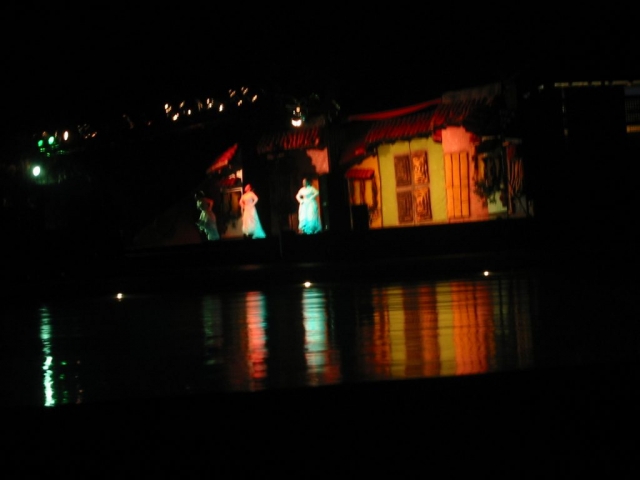 Abendliche Animation im Dunes Beach Resort