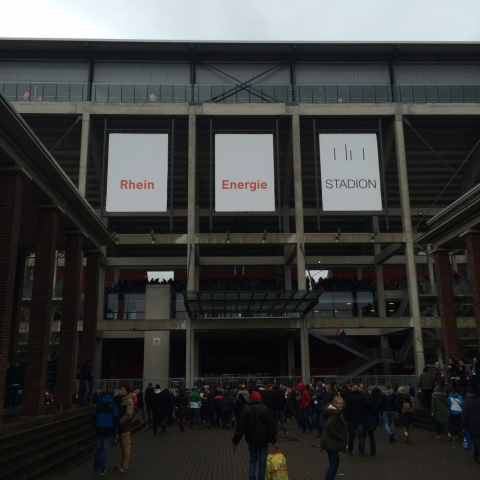 Eingang zum Rhein-Energie-Stadion... Erstes mal beim Fußballspiel