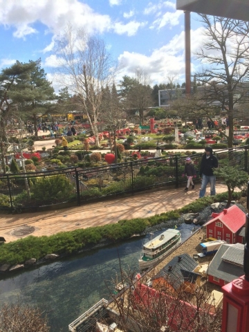 Riesiges Areal - Milliarden von Legosteinen