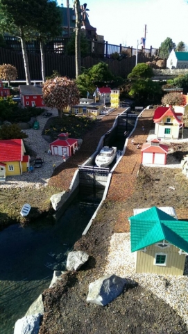 eine funktionierende Schiffsschleuse wurde hier gezeigt