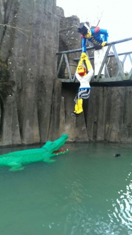 Pirat wird gleich von Krokodil gefressen