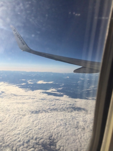 Der Flug über den Wolken