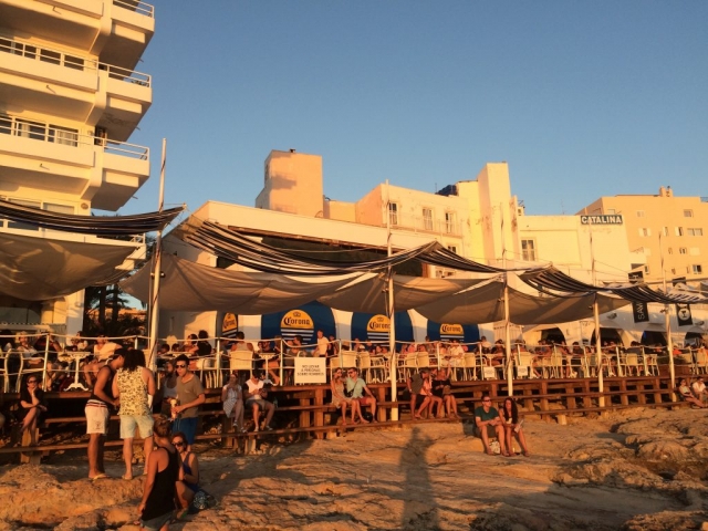 Cafe del Mar zum Sonnenuntergang