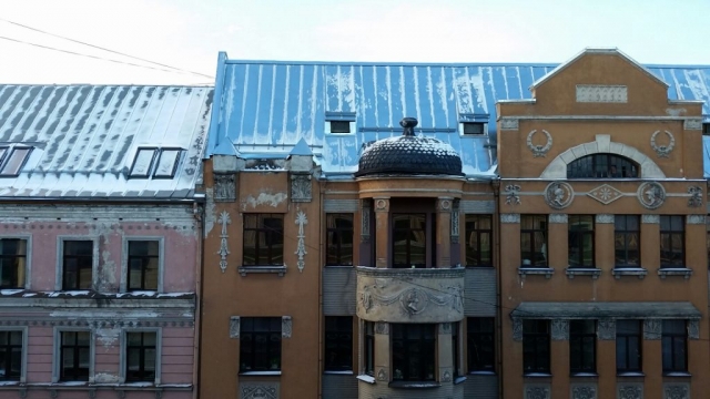 ... und auf der anderen Seite, die Straßenseite.. Leider nur wenig Schnee