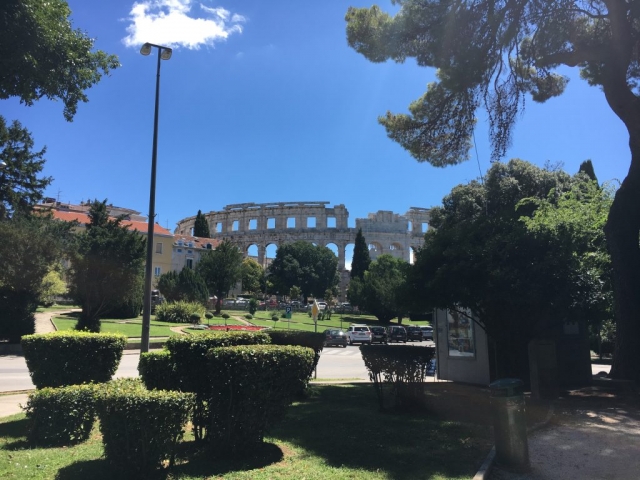 Amphitheater in Pula aus der Ferne