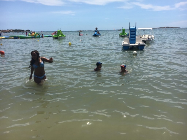 Auch im Wasser keine Steine sondern Sand