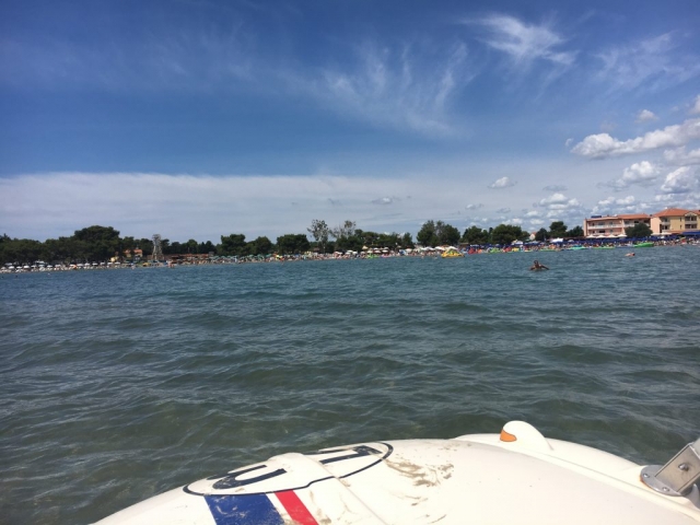 Der Strand ist ziemlich voll
