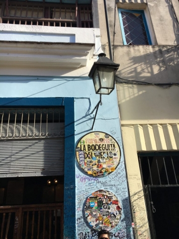 Mojito, wofür die Bodeguita del Medio bekannt ist, trinken – Check