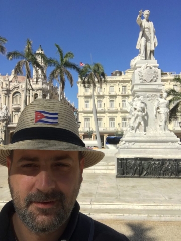 Ich vor der Estatua a José Martí am Parque Central