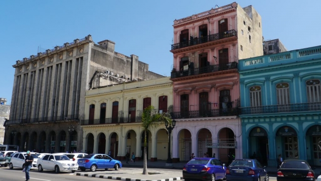 Hübsche bunte alte kubanische Häuser