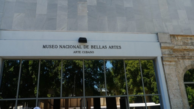 Eingang zum Museo Nacional de Bellas Artes Cubano