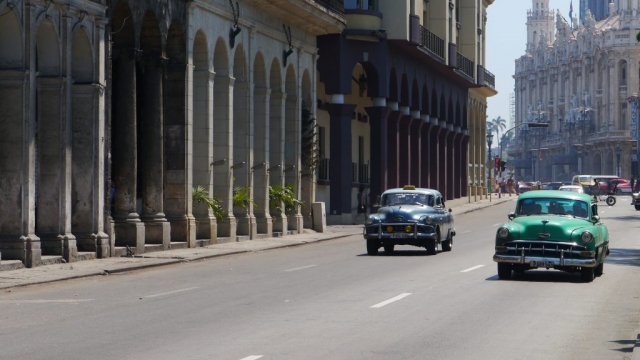 Taxis am Paseo de Martí – Havanna, Cuba